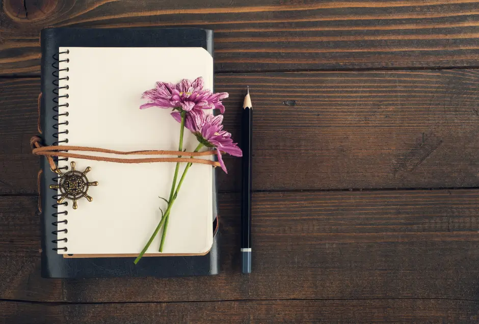 Cordão encerado em caderno vintage